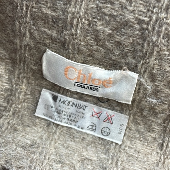 Authentic CHLOE tan knit fringe scarf with COA 18x60” - Picture 3 of 7